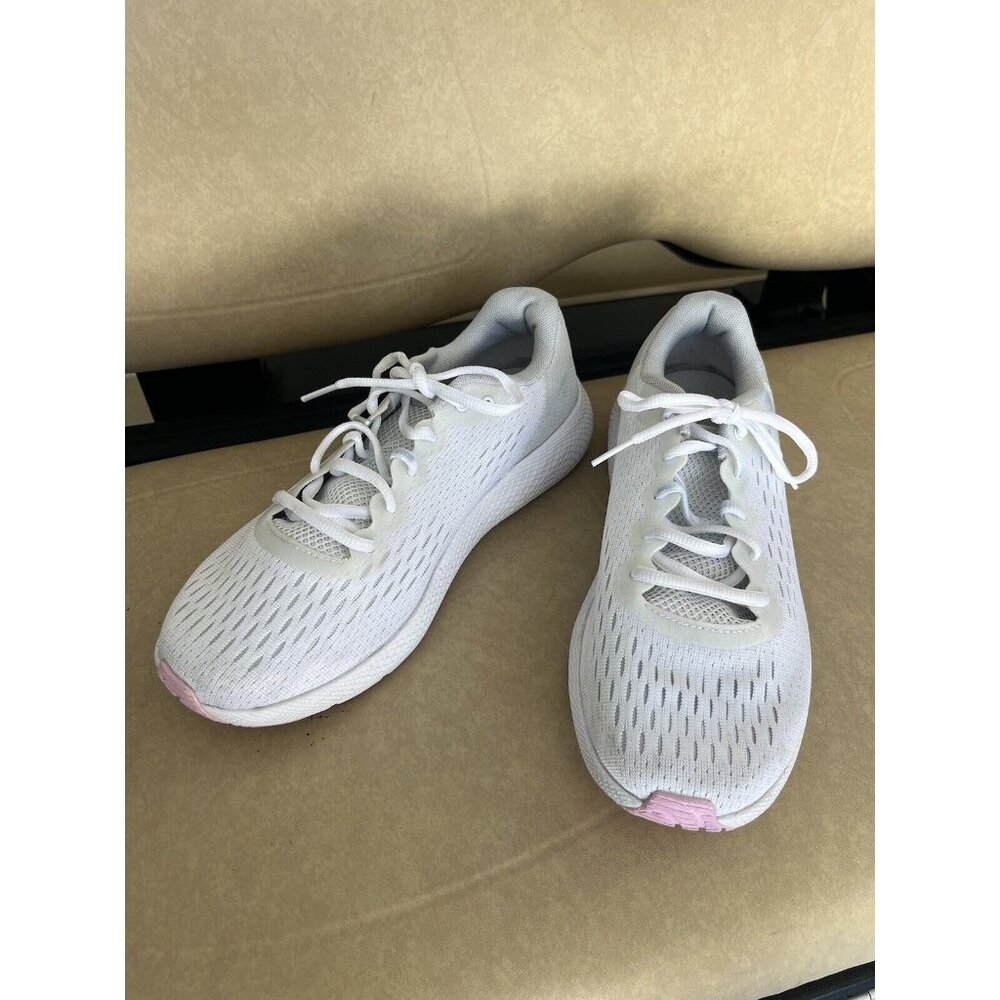 UNDER ARMOR 9.5 Deluxe Foam Women’s White Sneakers‎ High Abrasion Rubber 9 1/2